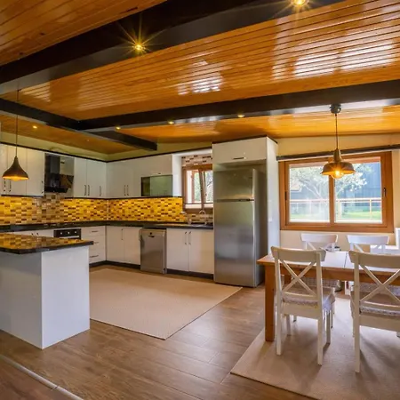 Alegorri Homes فندق مبيت وإفطار *