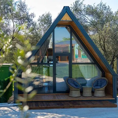 Alegorri Homes Bed and Breakfast *